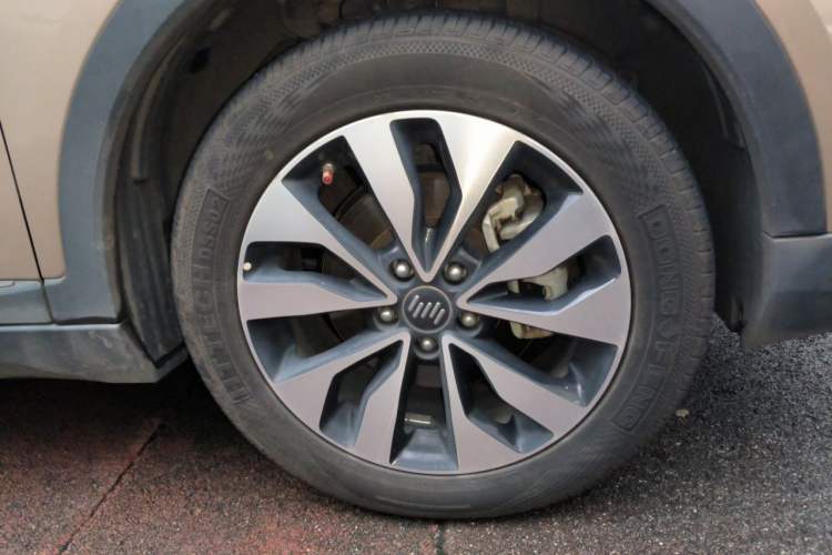 Used WM Motor EX5 2018 EX5 400 Extra Innovation Edition Right Front Wheel Hub
