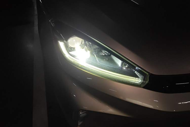 Used WM Motor EX5 2018 EX5 400 Extra Innovation Edition Right Front Headlight