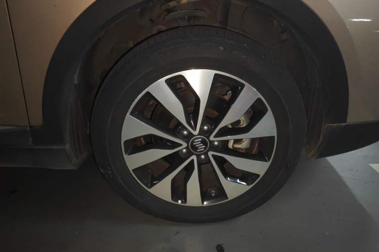 Used WM Motor EX5 2018 EX5 400 Extra Innovation Edition Right Front Wheel Hub