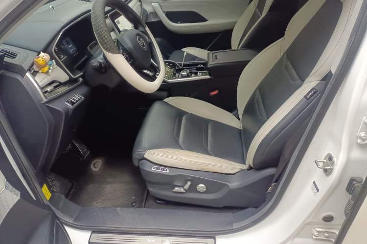 Used WM Motor EX5 2018 EX5 400 Extra Innovation Edition Driver Seat
