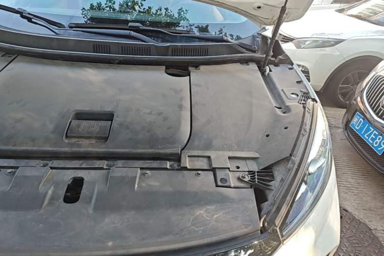 Used WM Motor EX5 2018 EX5 400 Lite Exploration Edition Engine Bay Left
