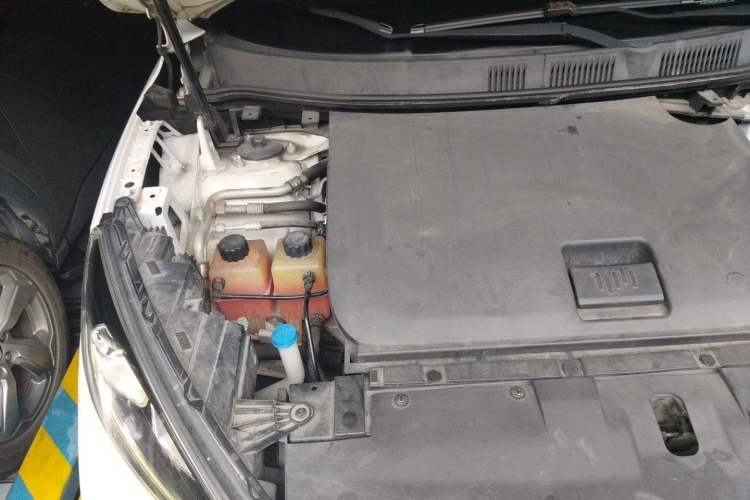 Used WM Motor EX5 2018 EX5 400 Extra Innovation Edition Engine Bay Right