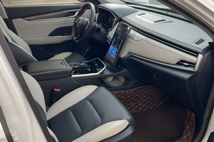 Used WM Motor EX5 2018 EX5 400 Extra Innovation Edition Interior 3