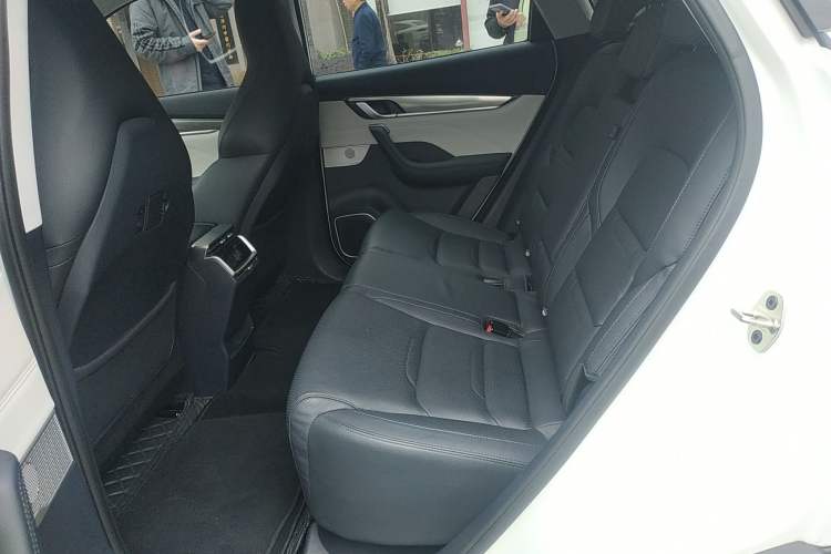 Used WM Motor EX5 2018 EX5 400 Extra Innovation Edition Left Rear Seat