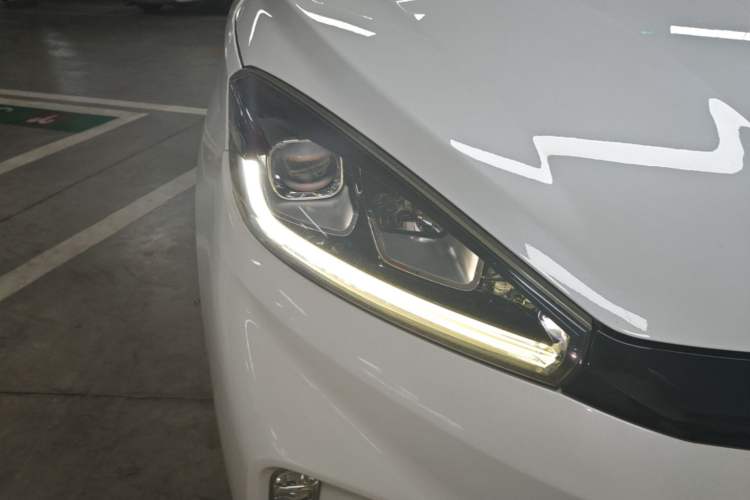 Used WM Motor EX5 2018 EX5 400 Extra Innovation Edition Right Front Headlight