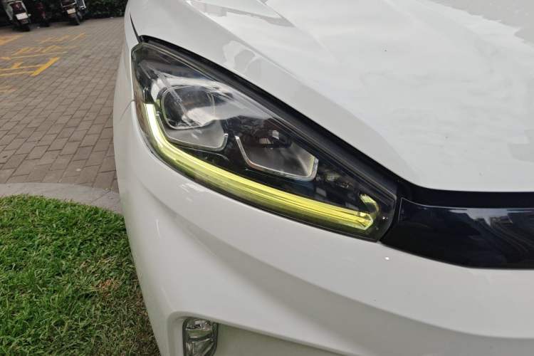 Used WM Motor EX5 2018 EX5 400 Extra Innovation Edition Right Front Headlight