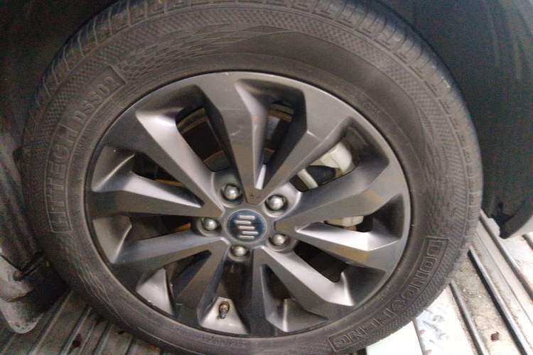 Used WM Motor EX5 2018 EX5 400 Extra Innovation Edition Right Front Wheel Hub