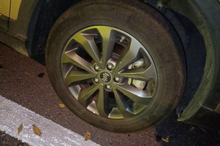 Used WM Motor EX5 2018 EX5 400 Lite Exploration Edition Right Front Wheel Hub