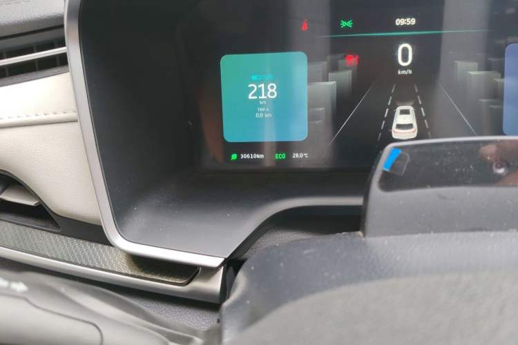 Used WM Motor EX5 2019 EX5 Zhixing 2.0 Lite Exploration Edition 400 Odometer Close Up