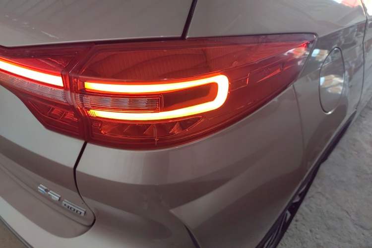 Used WM Motor EX5 2019 EX5 Extra Innovation Edition 400 Right Rear Taillight