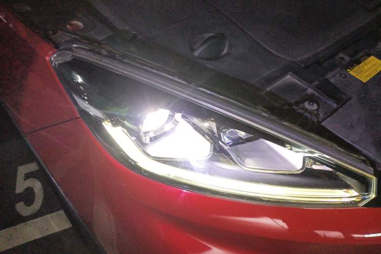 Used WM Motor EX5 2019 EX5 ZhiXing 2.0 Extra Innovation Edition 400 Right Front Headlight