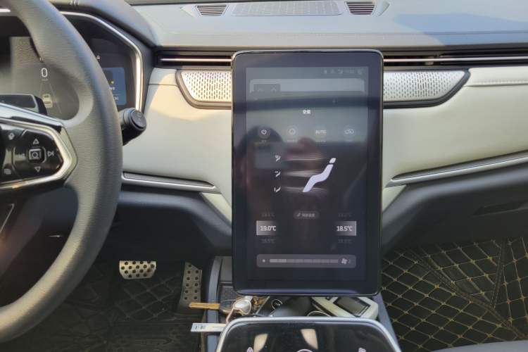 Used WM Motor EX5 2019 EX5 Lite Exploration Edition 520 Interior 3