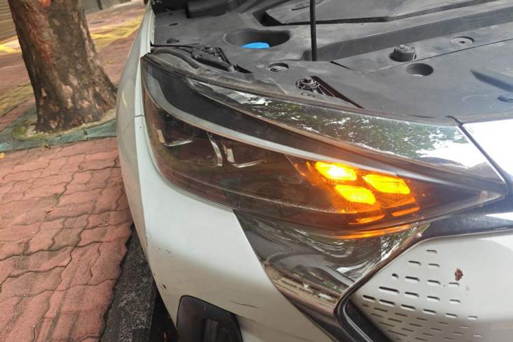 Used WM Motor EX5 2019 EX5 ZhiXing 2.0 Extra Innovation Edition 400 Right Front Headlight