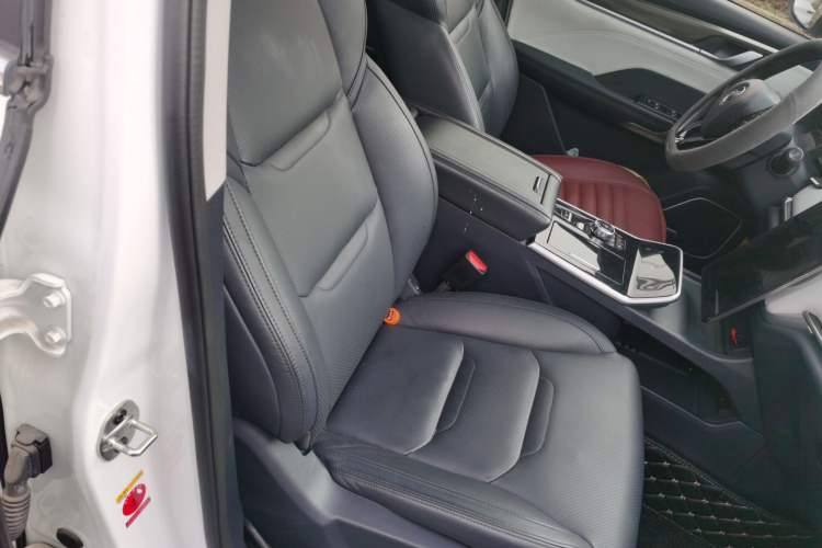 Used WM Motor EX5 2019 EX5 Extra Innovation Edition 400 Right Front Seat
