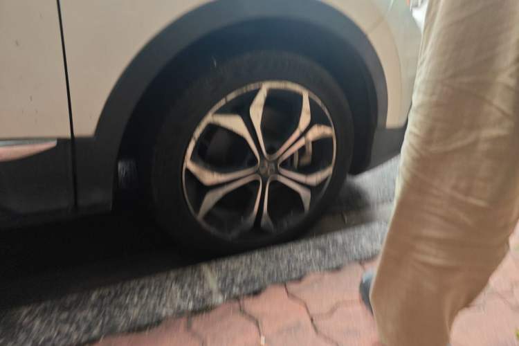 Used WM Motor EX5 2019 EX5 ZhiXing 2.0 Extra Innovation Edition 400 Right Front Wheel Hub