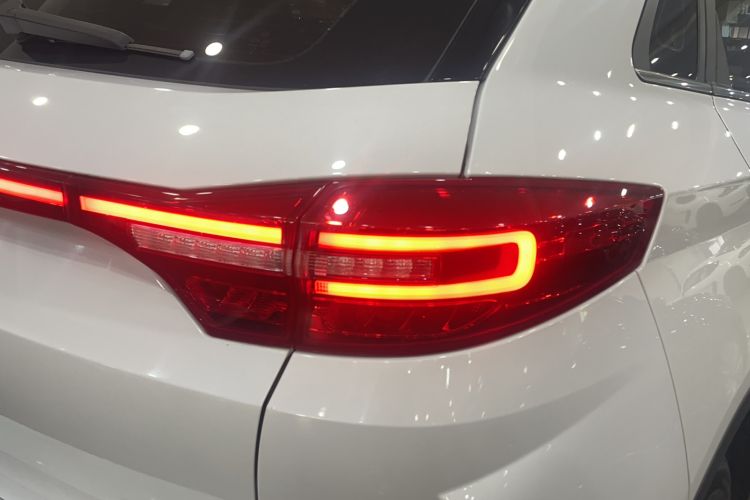 Used WM Motor EX5 2019 EX5 Mate Weymeng Edition 400 Right Rear Taillight