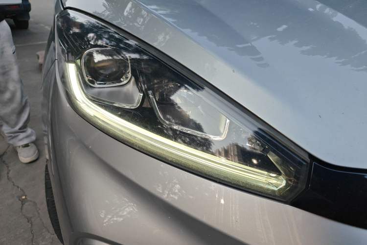 Used WM Motor EX5 2022 Facelift EX5-Z Pro All-Round Edition Right Front Headlight