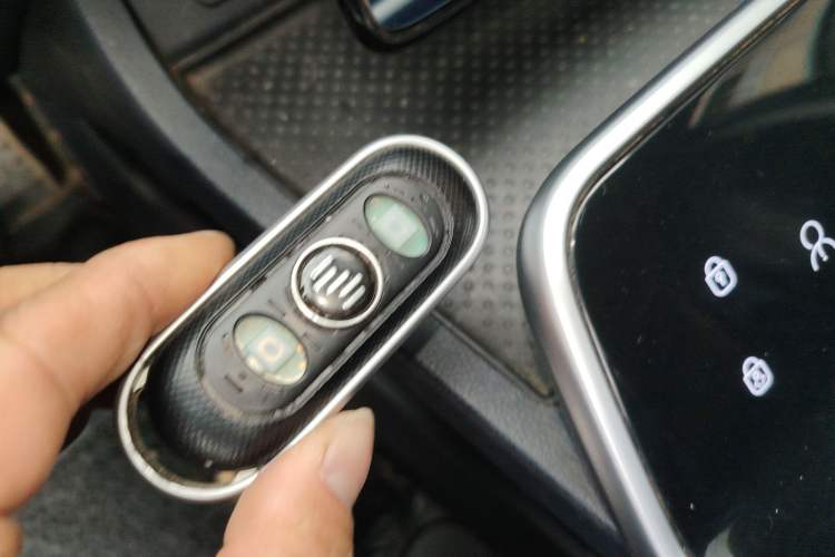 Used WM Motor EX6 2020 Plus Founder's Edition – First Launch Vehicle Key