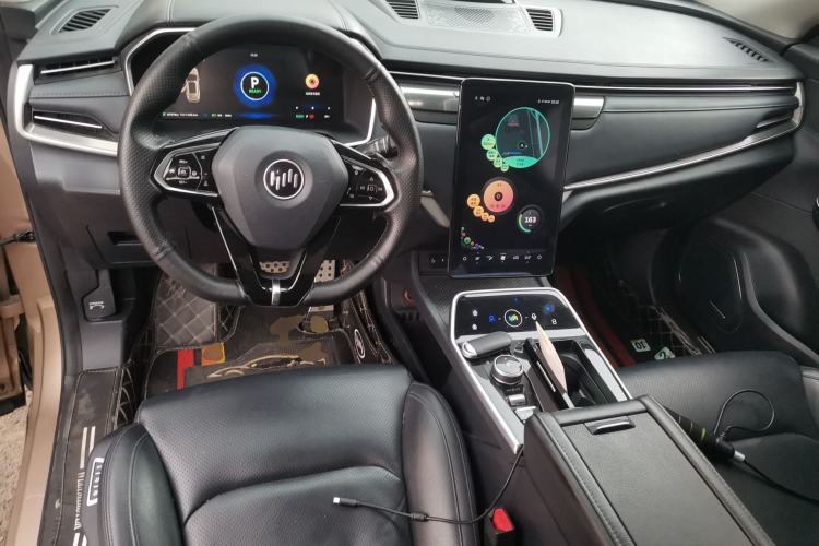 Used WM Motor EX6 2020 Plus Founder's Edition – First Launch Center Console