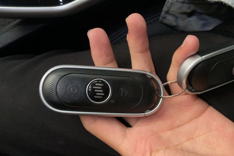 Used WM Motor EX6 2020 Plus Founder's Edition – First Launch Vehicle Key