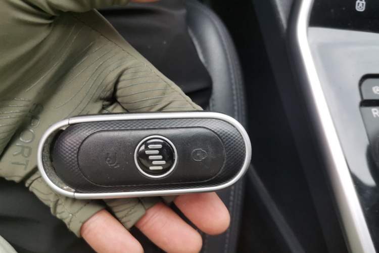 Used WM Motor EX6 2020 Plus Founder's Edition – First Launch Vehicle Key