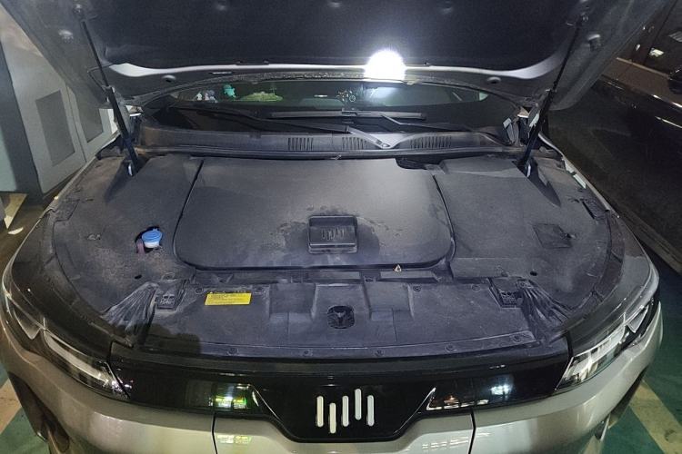 Used WM Motor EX6 2020 Plus 6-Seater Nex Exploration Edition Engine Bay