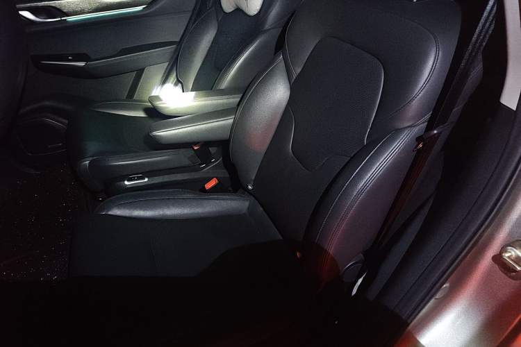 Used WM Motor EX6 2020 Plus 6-Seater Nex Exploration Edition Left Rear Seat