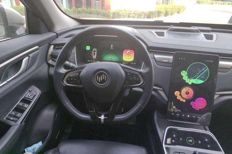 Used WM Motor EX6 2020 Plus Founder's Edition – First Launch Steering Wheel