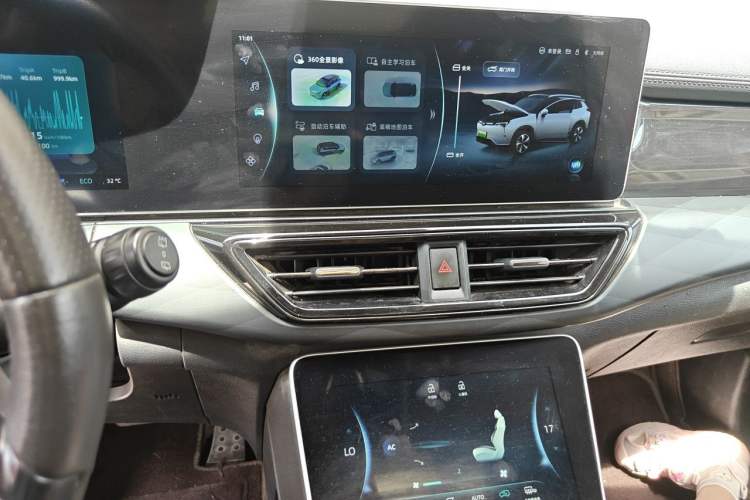 Used WM Motor W6 2021 520 km NEX Exploration Edition Audio And AC Panel