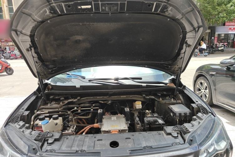 Used WM Motor W6 2021 520 km NEX Exploration Edition Engine Bay