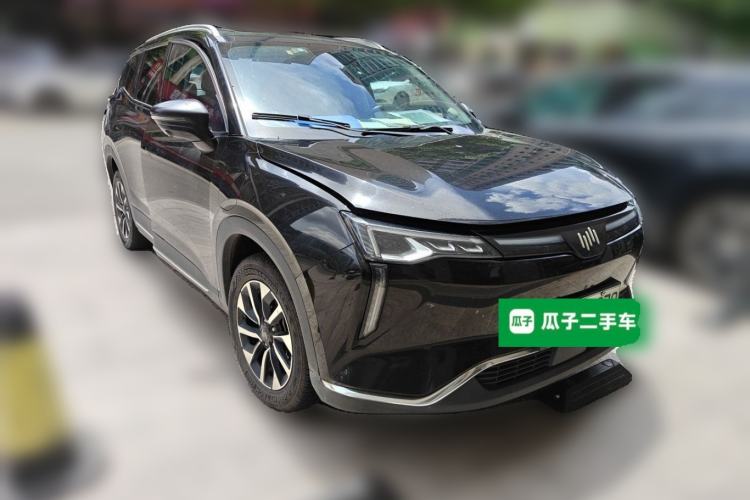 Used WM Motor W6 2021 520 km NEX Exploration Edition Front Right 45 Deg