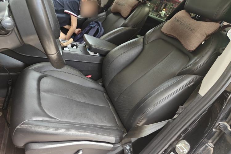 Used WM Motor W6 2021 520 km NEX Exploration Edition Left Front Seat
