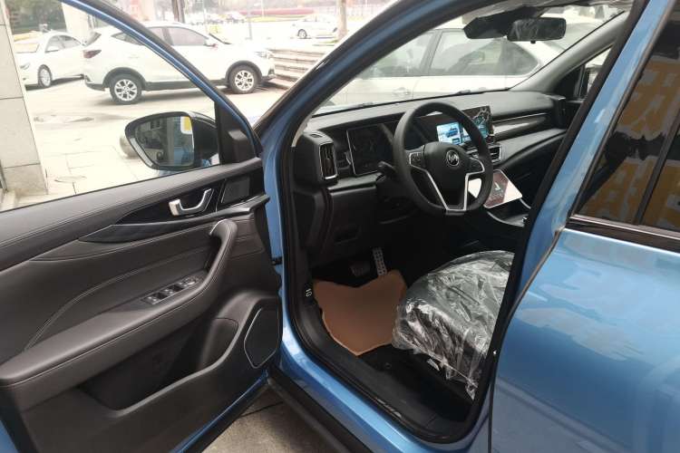 Used WM Motor W6 2021 520 km NEX Exploration Edition Driver Seat