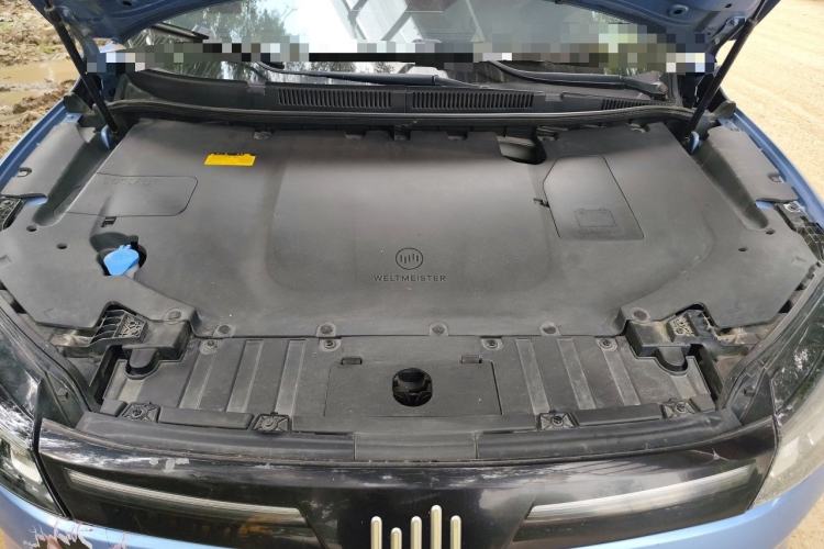Used WM Motor W6 2021 520 km NEX Exploration Edition Engine Bay