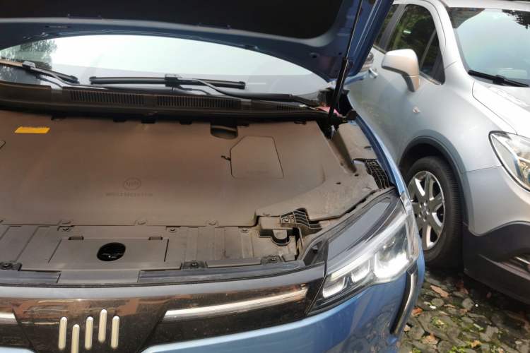 Used WM Motor W6 2021 520km PRO All-Round Edition Engine Bay Left