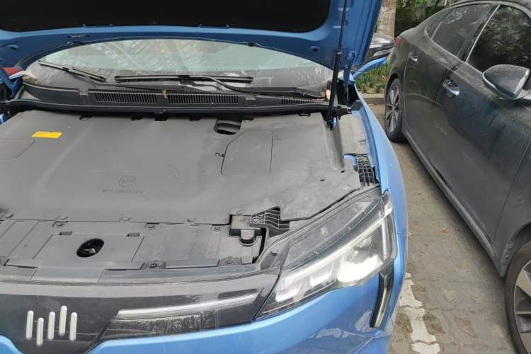 Used WM Motor W6 2021 520km PRO All-Round Edition Engine Bay Left