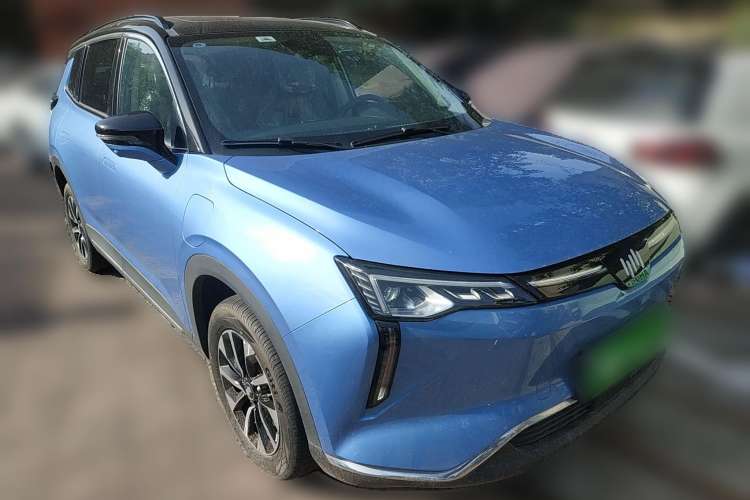 Used WM Motor W6 2021 520 km NEX Exploration Edition Front Right 45 Deg