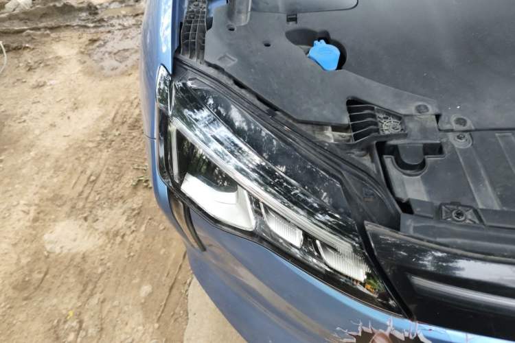 Used WM Motor W6 2021 520 km NEX Exploration Edition Right Front Headlight