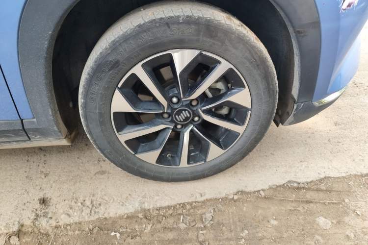 Used WM Motor W6 2021 520 km NEX Exploration Edition Right Front Wheel Hub
