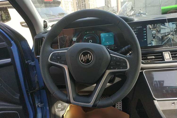 Used WM Motor W6 2021 520 km NEX Exploration Edition Steering Wheel