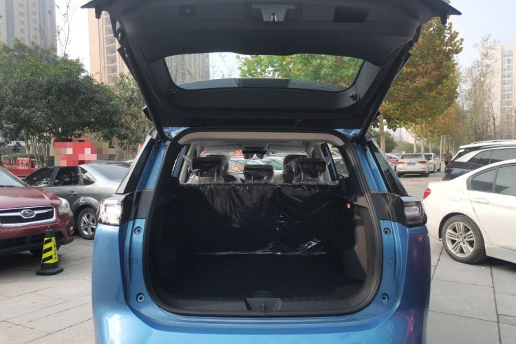 Used WM Motor W6 2021 520 km NEX Exploration Edition Trunk
