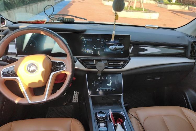 Used WM Motor W6 2021 520km PRO All-Round Edition Center Console