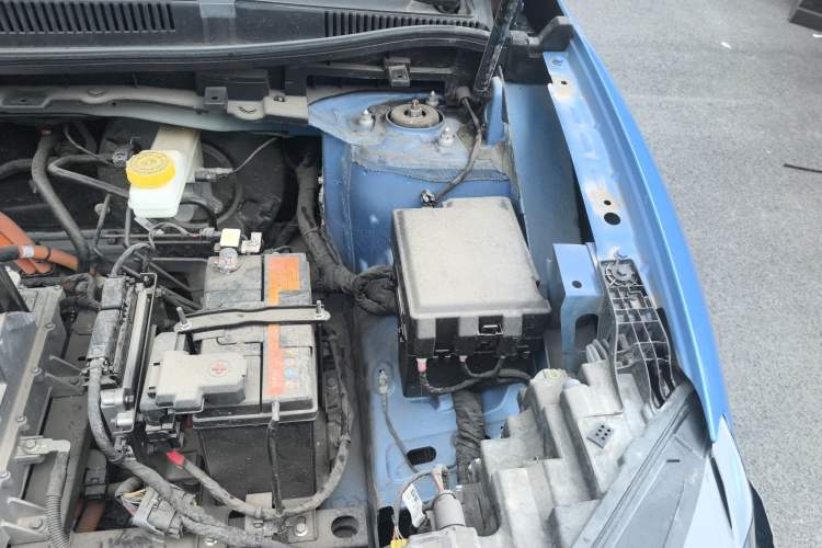 Used WM Motor W6 2021 520km PRO All-Round Edition Engine Bay Left