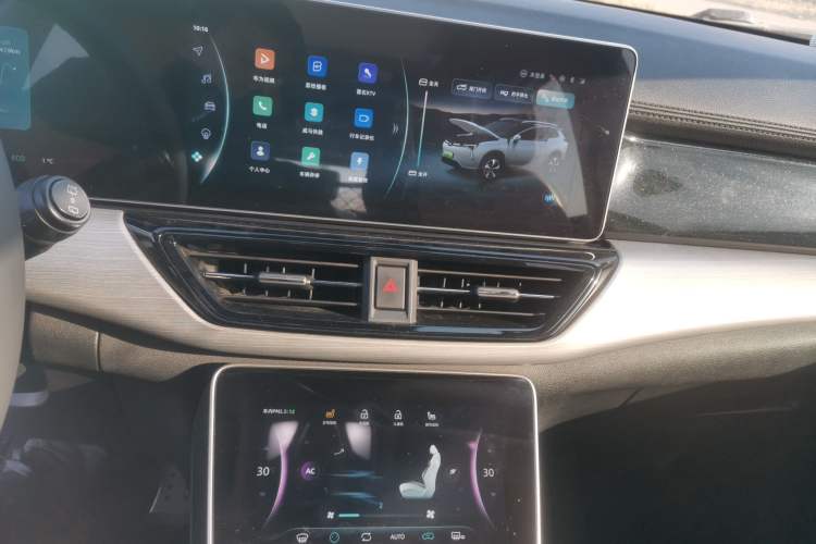 Used WM Motor W6 2021 520km ACE Advanced Intelligence Edition Audio And AC Panel
