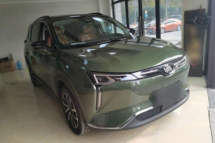 Used WM Motor W6 2021 520 km NEX Exploration Edition Front Right 45 Deg