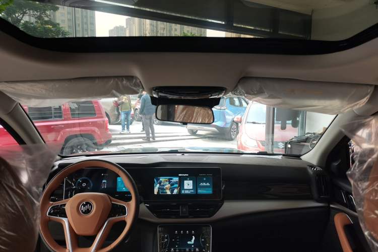 Used WM Motor W6 2021 520 km NEX Exploration Edition Headliner