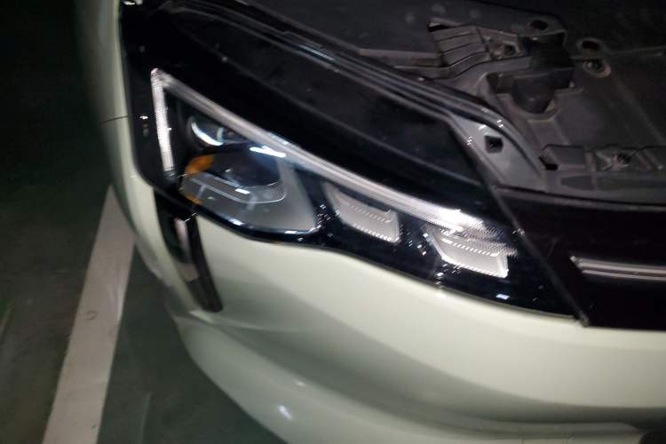 Used WM Motor W6 2021 520km PRO All-Round Edition Right Front Headlight