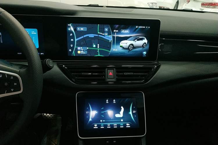 Used WM Motor W6 2021 520 km NEX Exploration Edition Audio And AC Panel