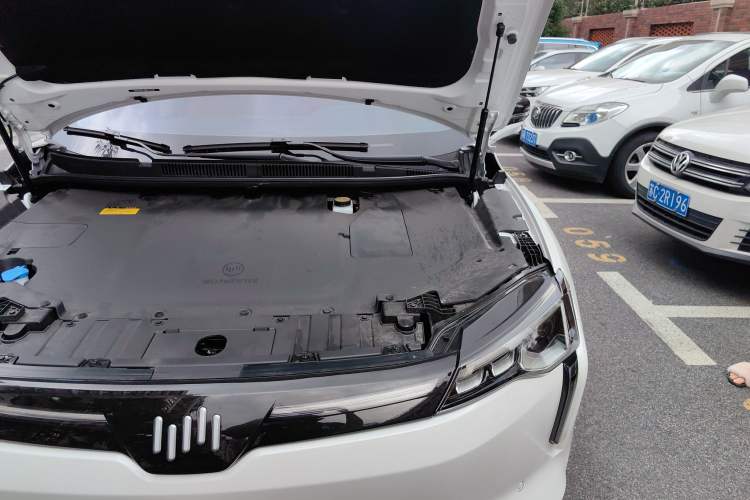 Used WM Motor W6 2021 520km ACE Advanced Intelligence Edition Engine Bay Left