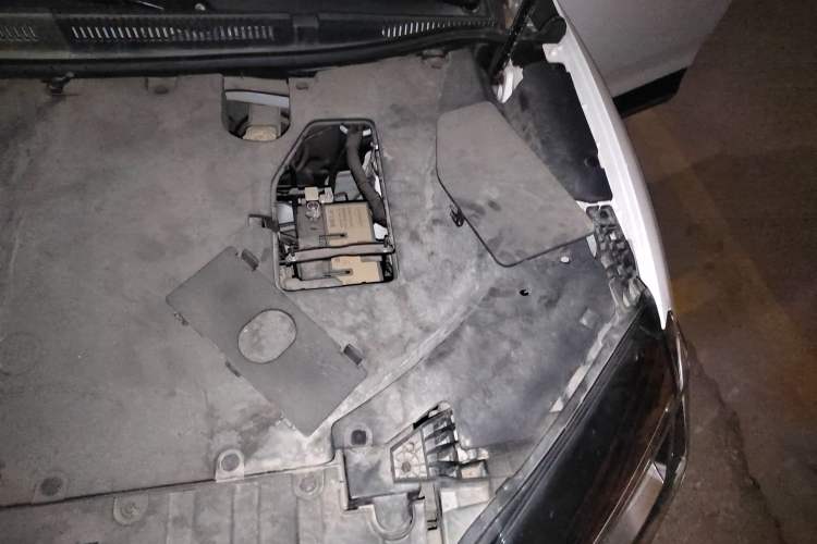 Used WM Motor W6 2021 520km PRO All-Round Edition Engine Bay Left